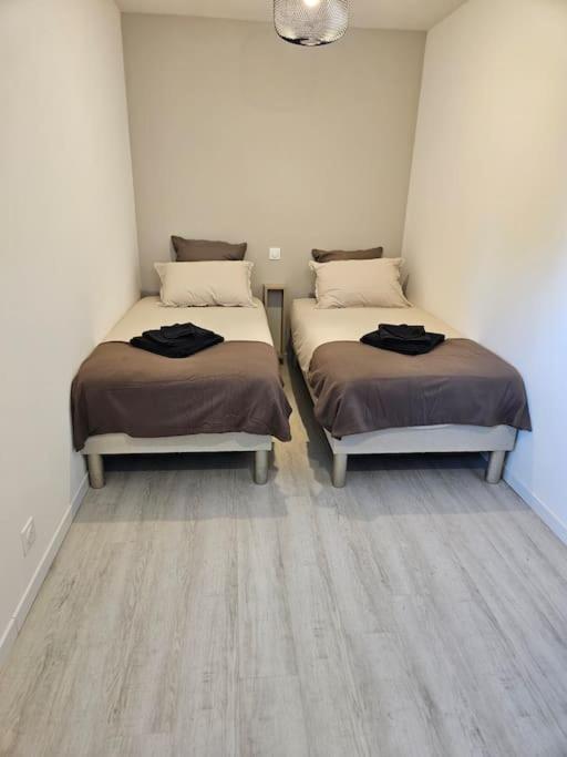 Les De Apartment